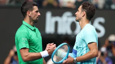 Джокович вышел в полуфинал Australian Open после травмы Музетти