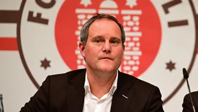 Оке Геттлих, президент футбольного клуба «Санкт-Паули»