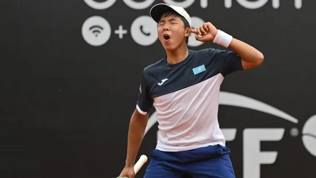 Зангар Нурланулы оформил исторический выход в полуфинал юниорского Australian Open