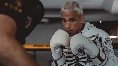 Чарльз Оливейра