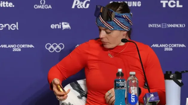 Медали Олимпийских Игр-2026 начали разваливаться сразу после награждения