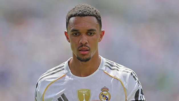 Шанс, который нельзя упустить: Трент снова в строю перед плей-офф ЛЧ