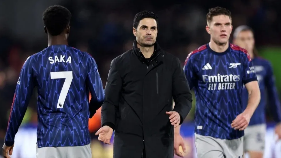 Шанс уйти в отрыв упущен: чемпионская интрига в АПЛ снова обострилась фото на sportnews.kz от 13 февраля 2026 12:38