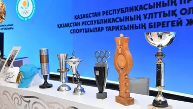 Олимпийская история страны — в музее: НОК передал уникальные реликвии