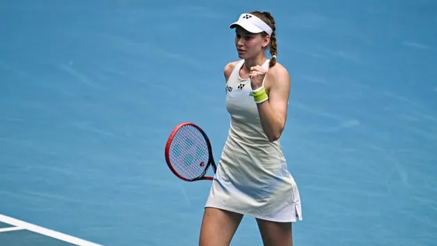 Легенда тенниса назвал виновных в снятии Рыбакиной с турнира WTA-1000 в Катаре