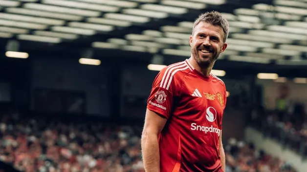 Майкл Кэррик наслаждается работой во главе Манчестер Юнайтед