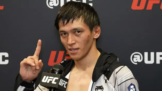 Азат Максум