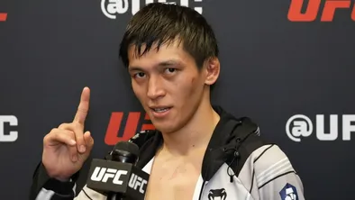 Азат Максум