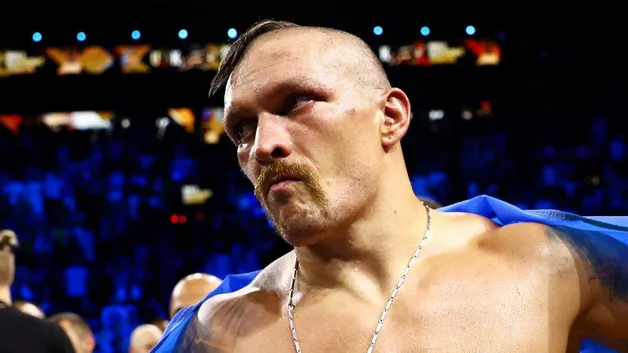 WBC одобрил неожиданный бой Усика: чемпион выйдет против звезды кикбоксинга