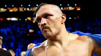 WBC одобрил неожиданный бой Усика: чемпион выйдет против звезды кикбоксинга