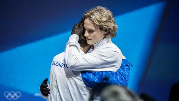 Малинин получил награду МОК за честную борьбу после поздравления Шайдорова