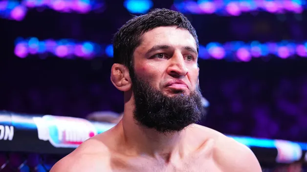 Необычная мотивация Чимаева перед UFC 328: зачем он платит за удушающие приемы