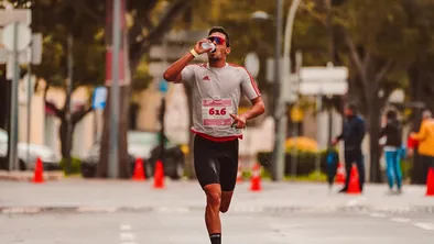 Бег без пластика: почему решение Парижского марафона разделило участников