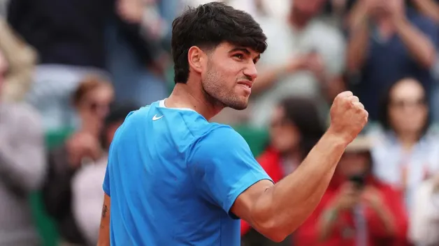 Карлос Алькарас снялся с турнира в Барселоне: что известно о его травме