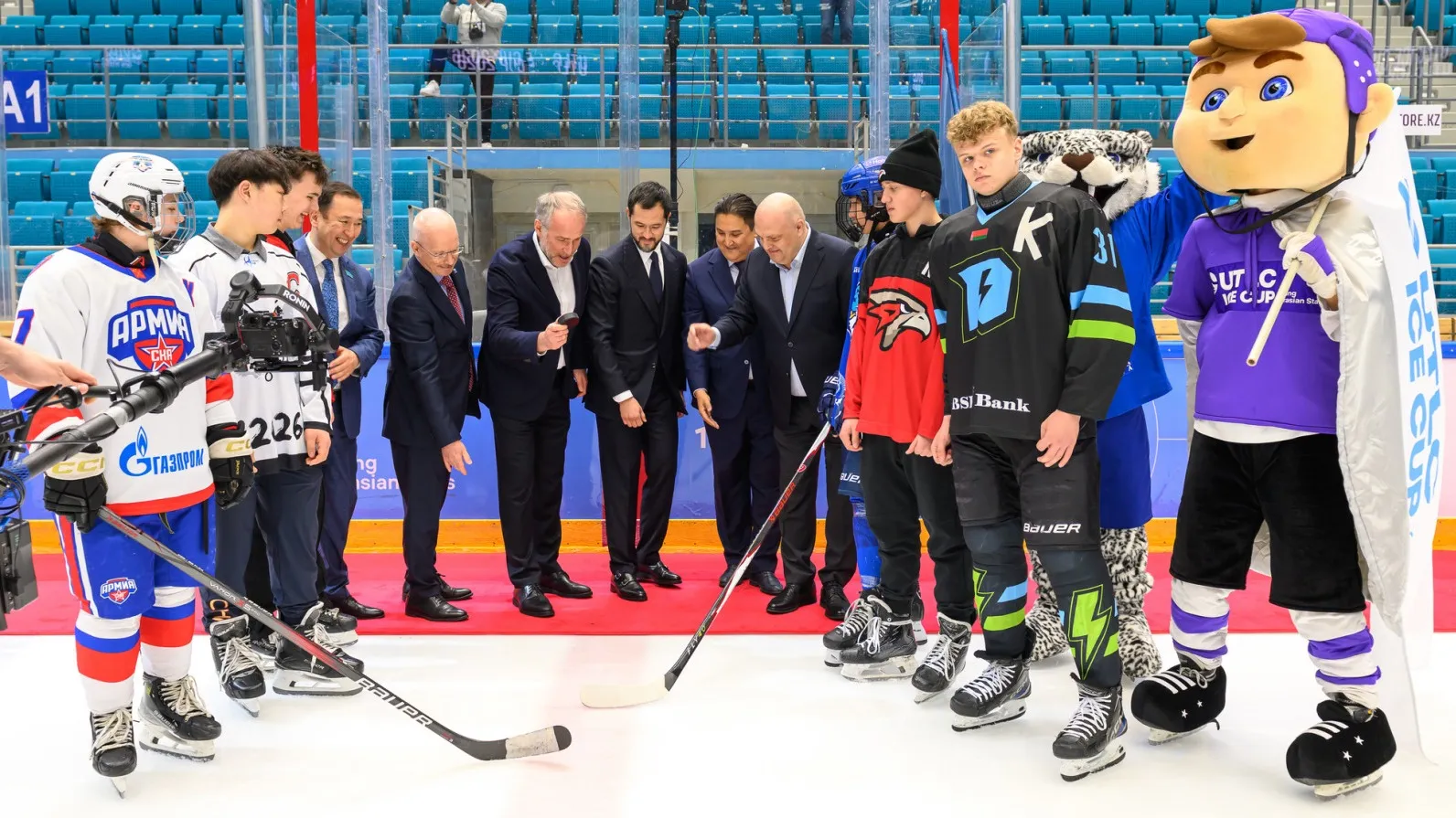 UTLC Ice Cup: как стартовал международный турнир в Астане фото на sportnews.kz от 16 апреля 2026 15:42