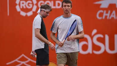 Григорий Ломакин вышел в четвертьфинал в Шымкенте: как сложился непростой старт