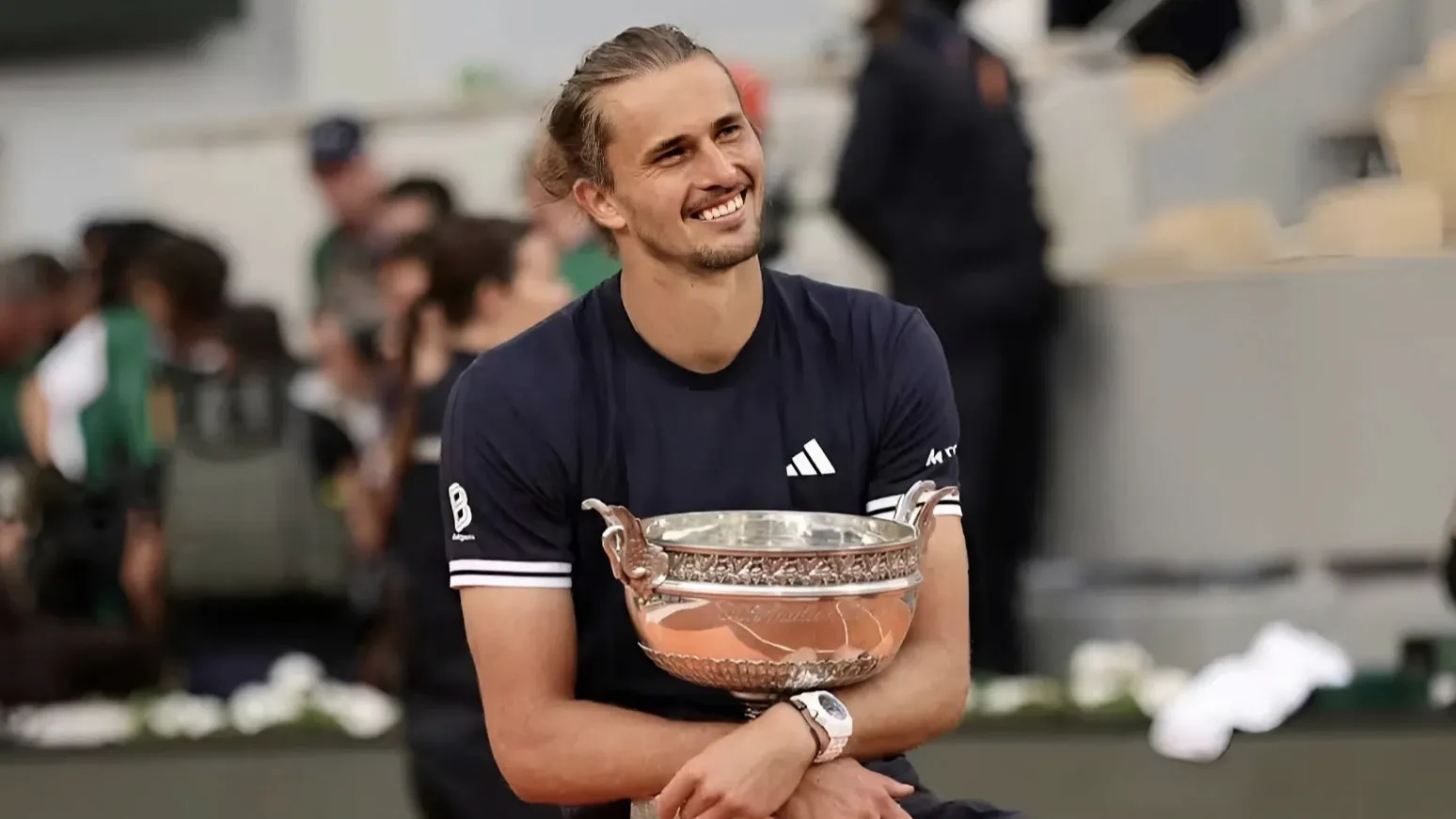 Пять сетов до мечты: Зверев впервые стал чемпионом Большого шлема фото на sportnews.kz от 08 июня 2026 10:37