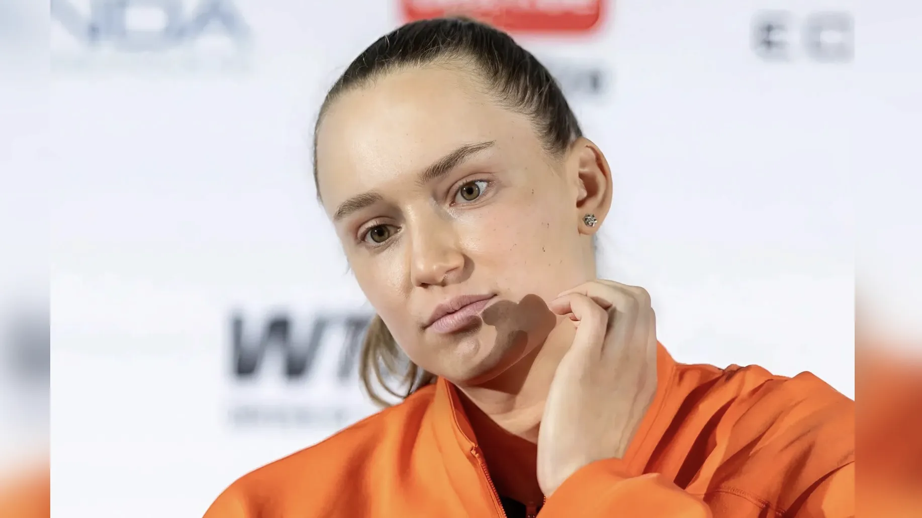 Рыбакина высказалась о первой ракетке мира и подготовке к Уимблдону фото на sportnews.kz от 17 июня 2026 08:05