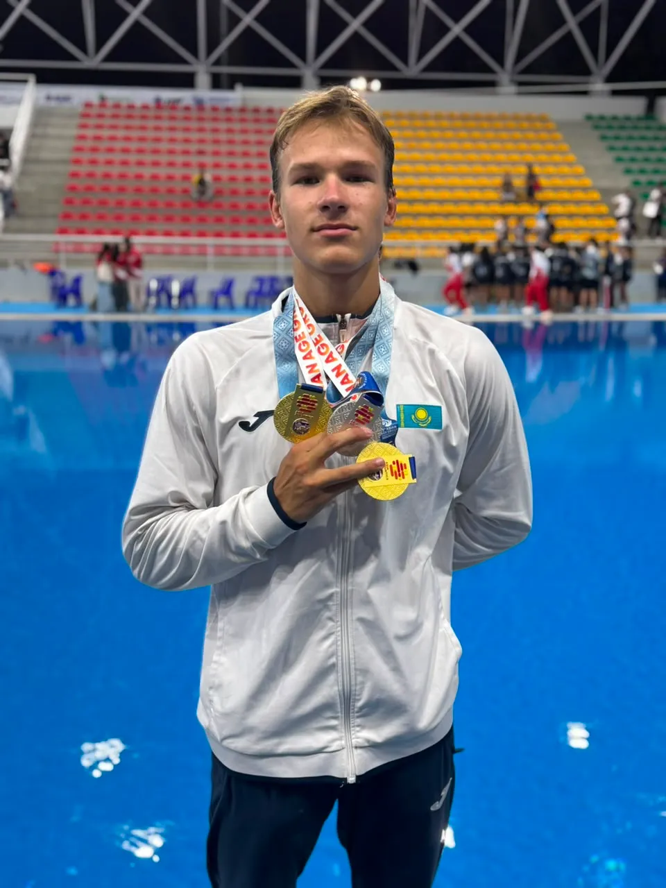 Анатолий Руденко выиграл два золота на чемпионате Азии по плаванию