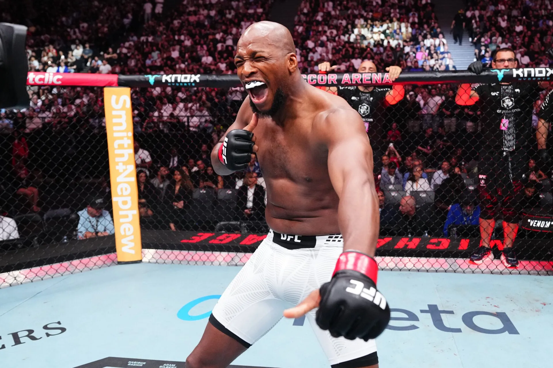 Дерек Бронсон открыто вызвал Майкла Пейджа на первый бой после ухода из UFC