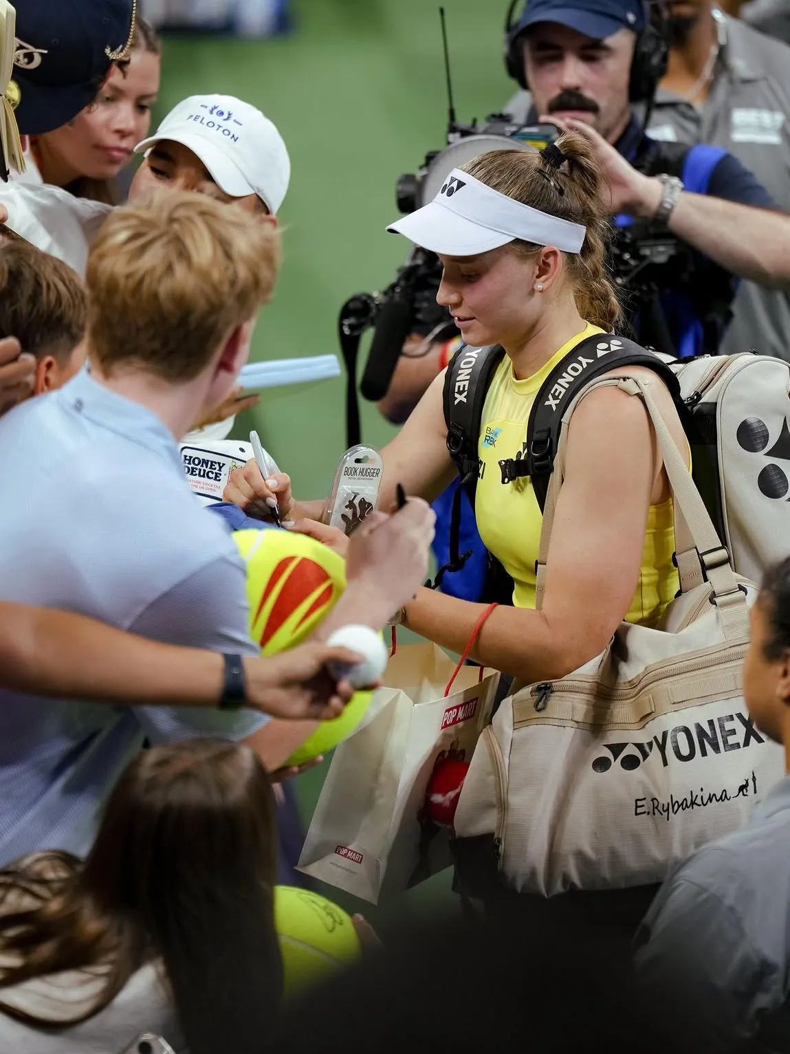 Рыбакина обыграла Чжэн и вошла в историю: №1 WTA, полуфинал US Open и $1,45 млн