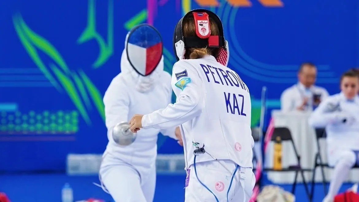 Диана Щедрова возглавила таблицу фехтования казахстанок на Азиаде-2026