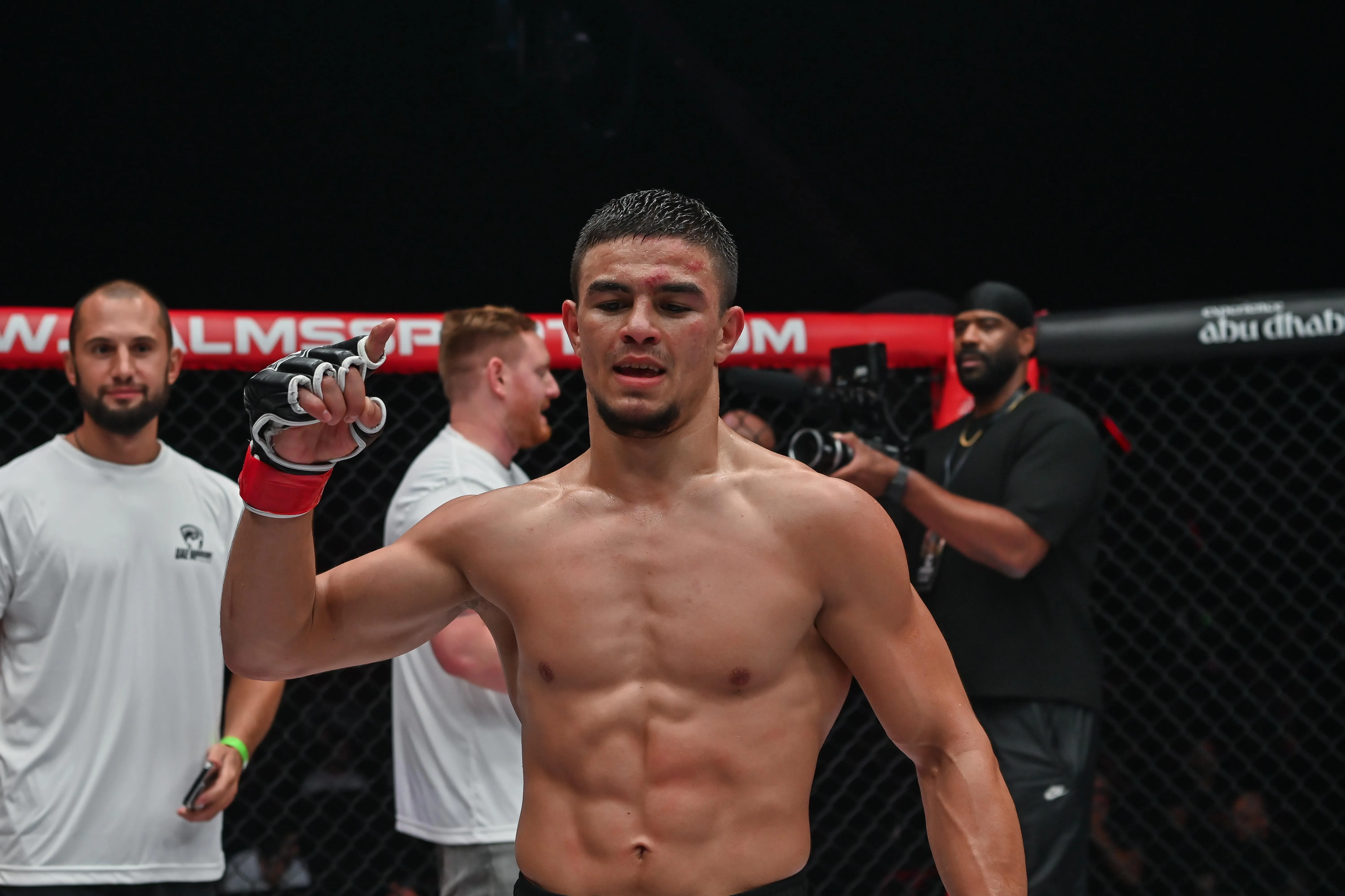 Друг Петра Яна Асаф Шопуров дебютирует в UFC 24 октября
