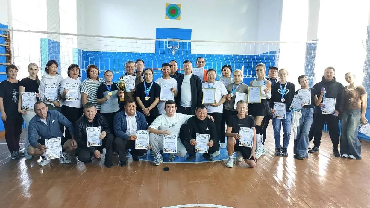 Межрайонный волейбольный турнир среди учителей прошёл в селе Берега