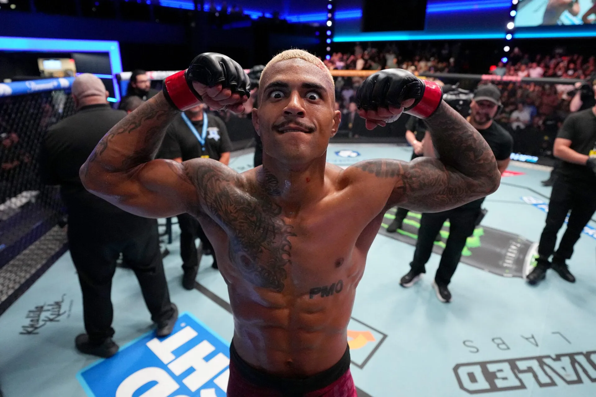 Молниеносный нокаут подарил контракт UFC личному помощнику Уайта