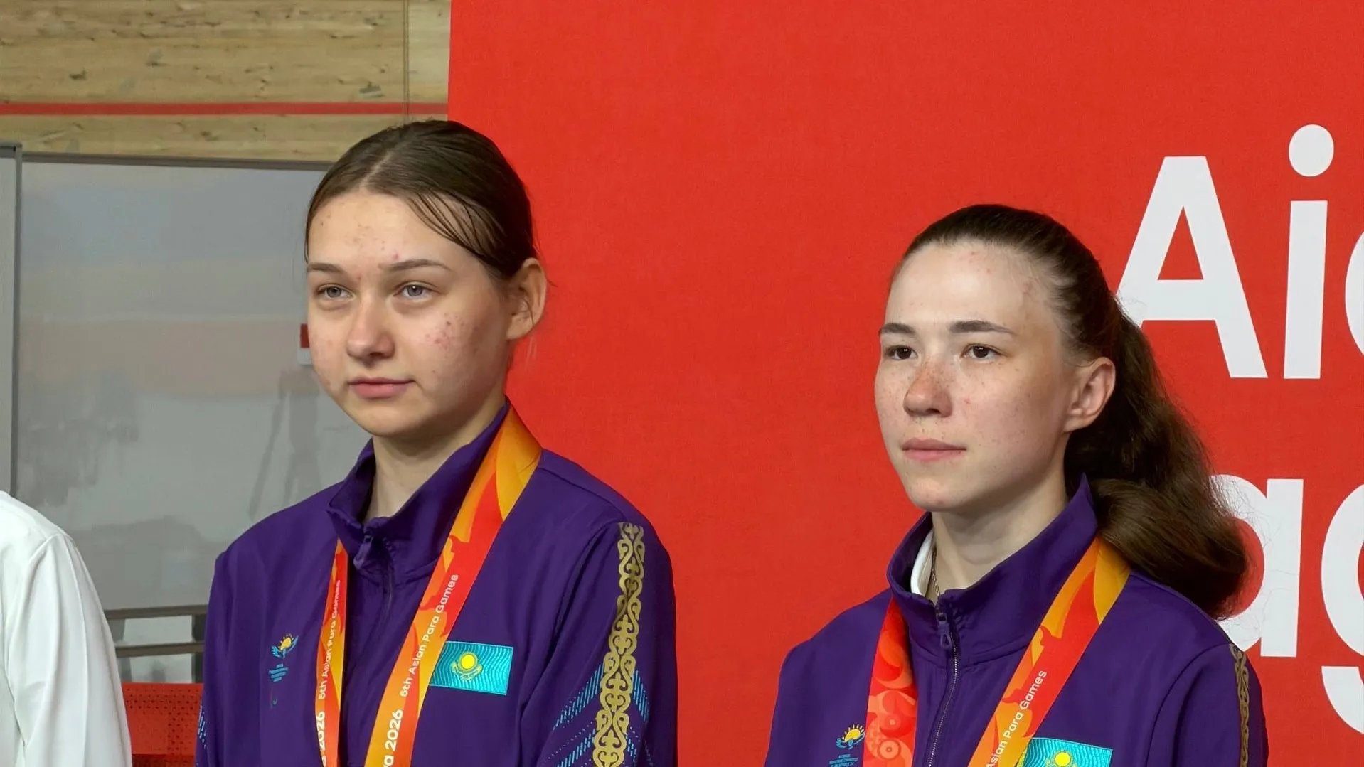 Казахстанские паравелоспортсменки (тандем) Анастасия Калаус (стокер) и Полина Братчикова (пилот).