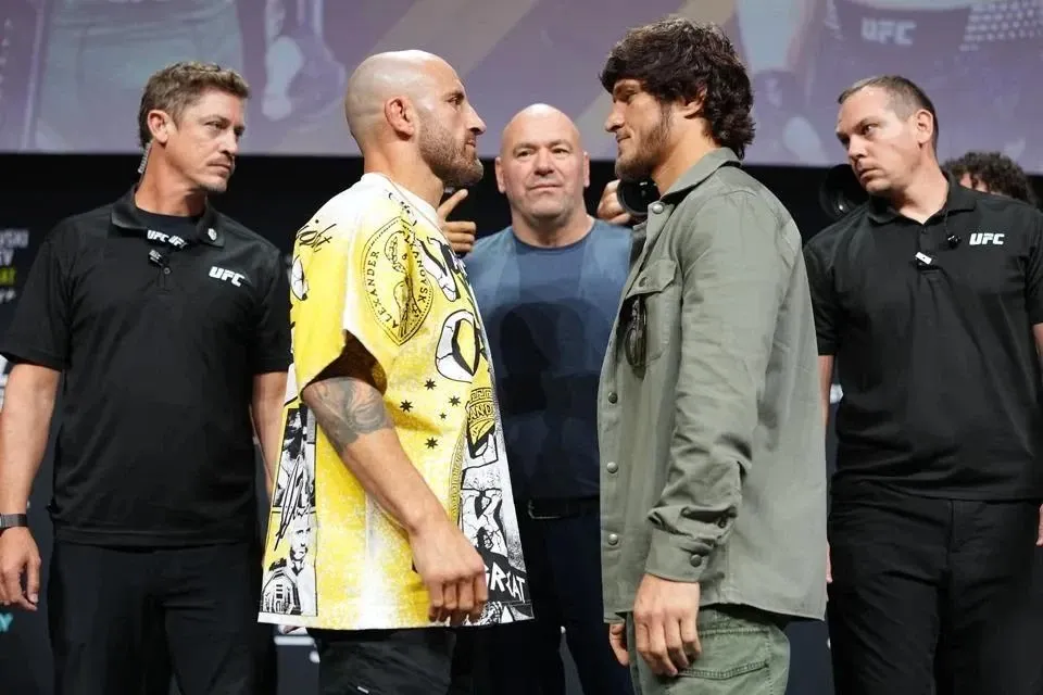 Александр Волкановски и Мовсар Евлоев на пресс-конференции UFC 333