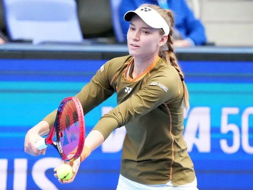 Архивное фото. Елена Рыбакина во время турнира Toray Pan Pacific Open в Токио, 23 октября 2025 года.