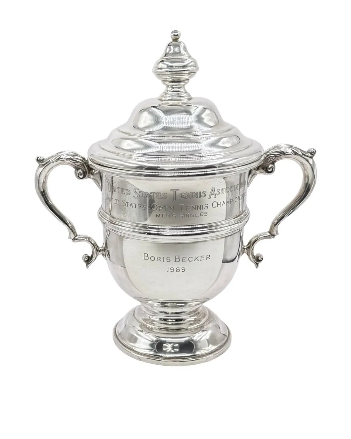 Персональный чемпионский кубок Бориса Беккера за победу на US Open 1989 года, изготовленный Tiffany & Co. и выставленный на аукцион Prestige Memorabilia.