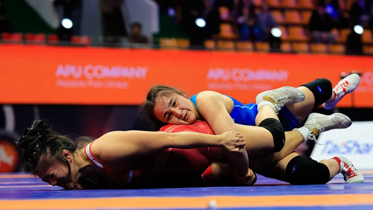 Эпизод схватки по женской спортивной борьбе под эгидой United World Wrestling.