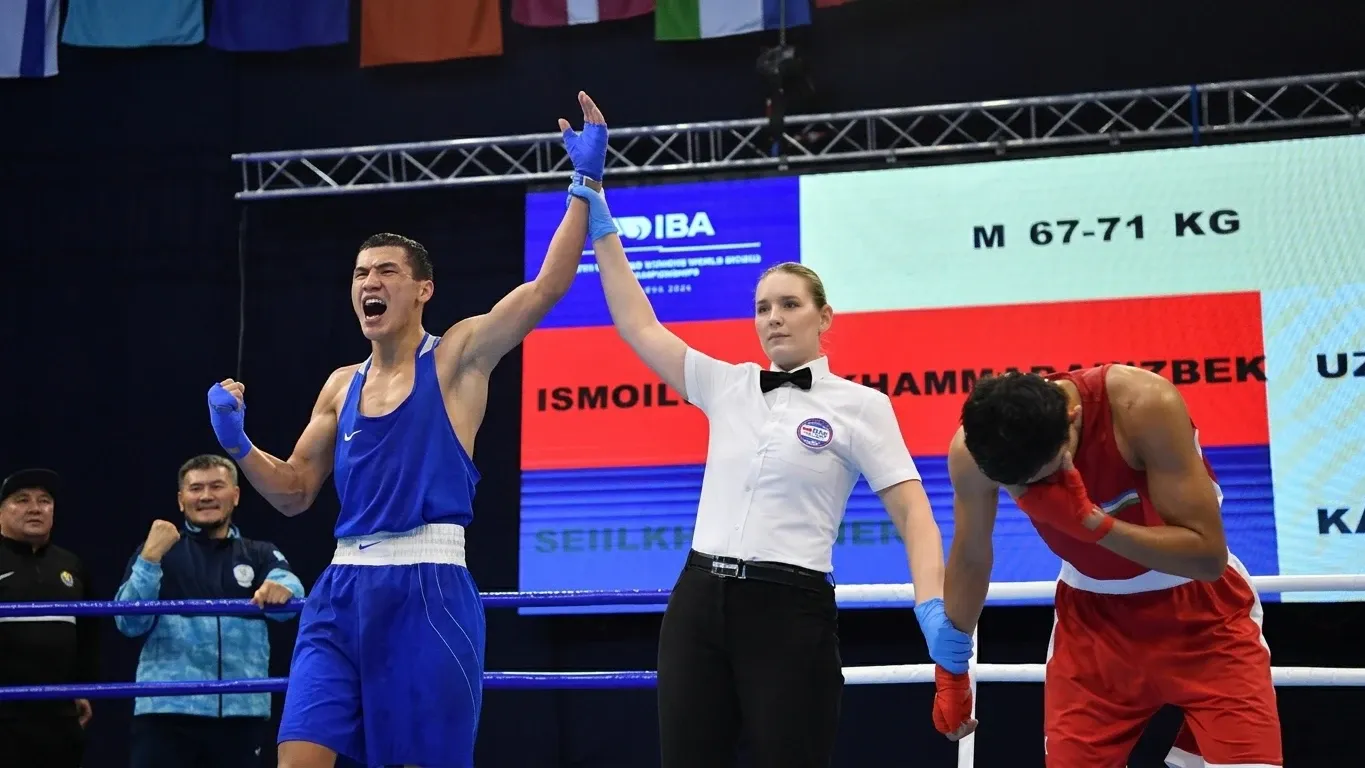 финальный бой Владислава Саможонова и Ислама Салихова на чемпионате мира U19, Будва, 27 октября 2026 года