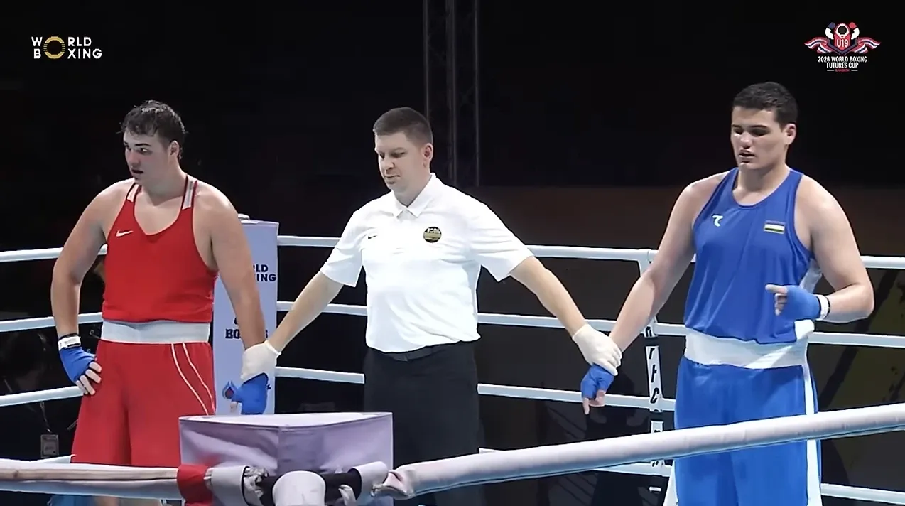 бой Саможонов — Салихов на турнире World Boxing Futures Cup в Бангкоке