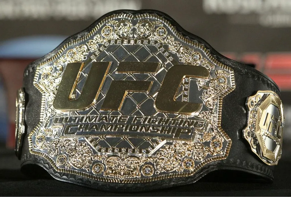 чемпионский пояс UFC