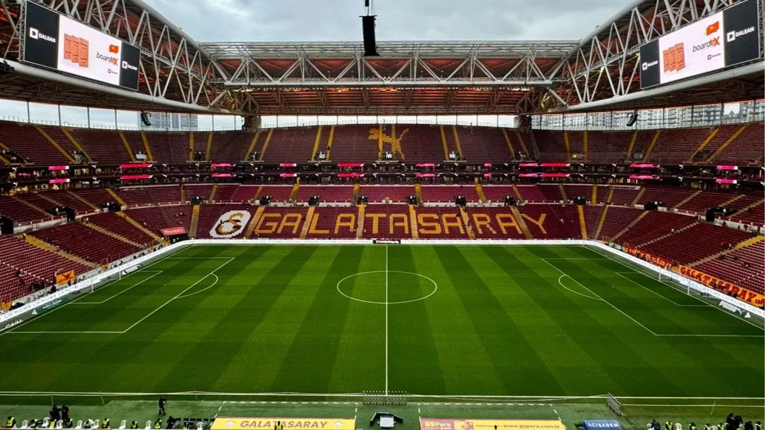 вид домашнего стадиона «Галатасарая» Rams Park