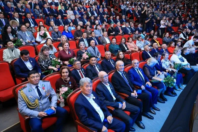 Торжественное собрание в честь Дня Республики в Караганде